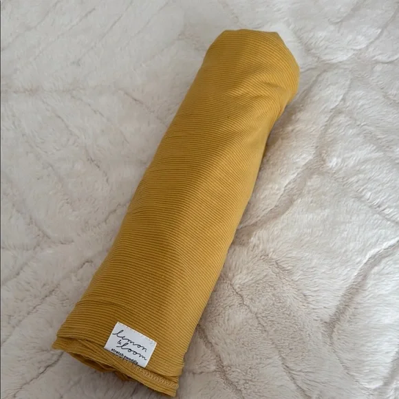 Ribbed Stretch Swaddle - Picture 3 of 3